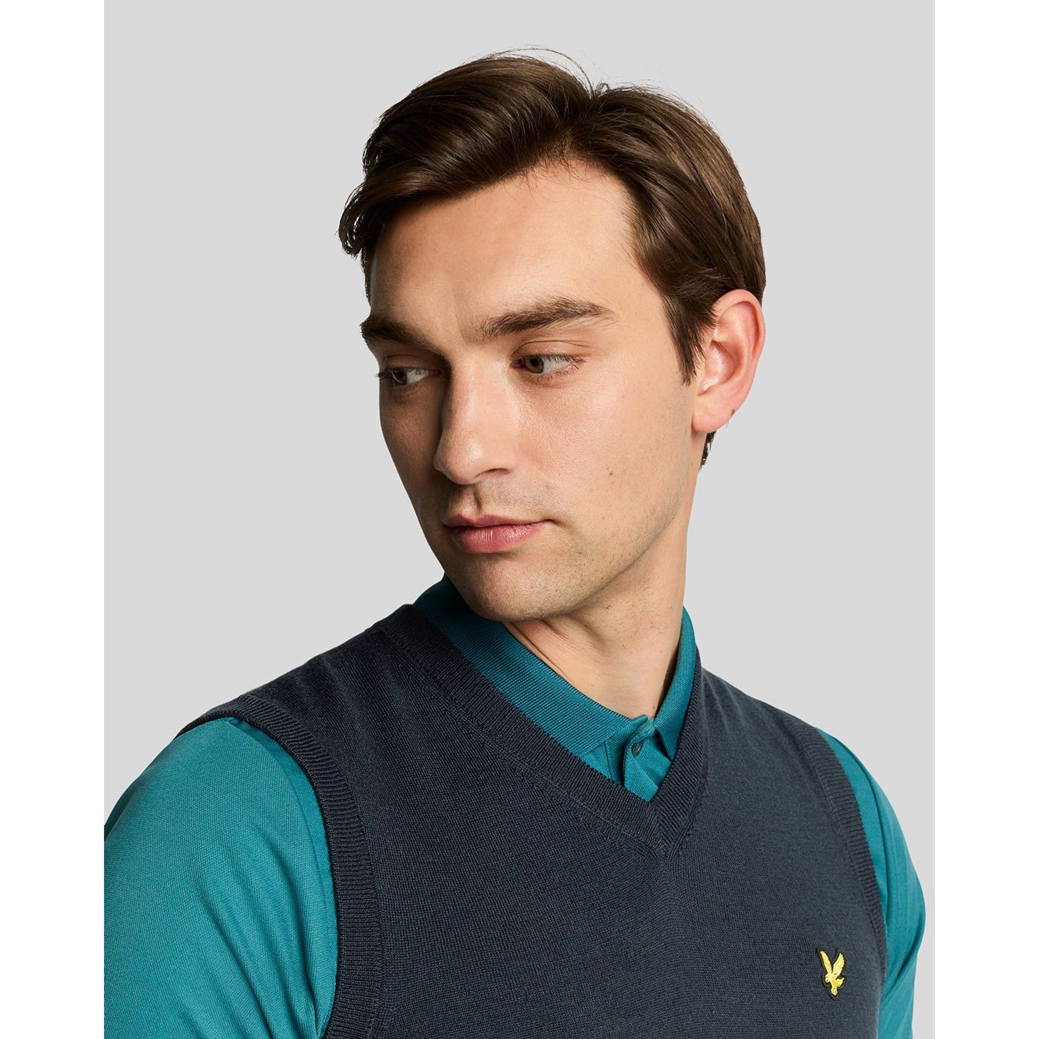 Lyle & Scott Merino Blend Knitted V-Neck Vest Herren